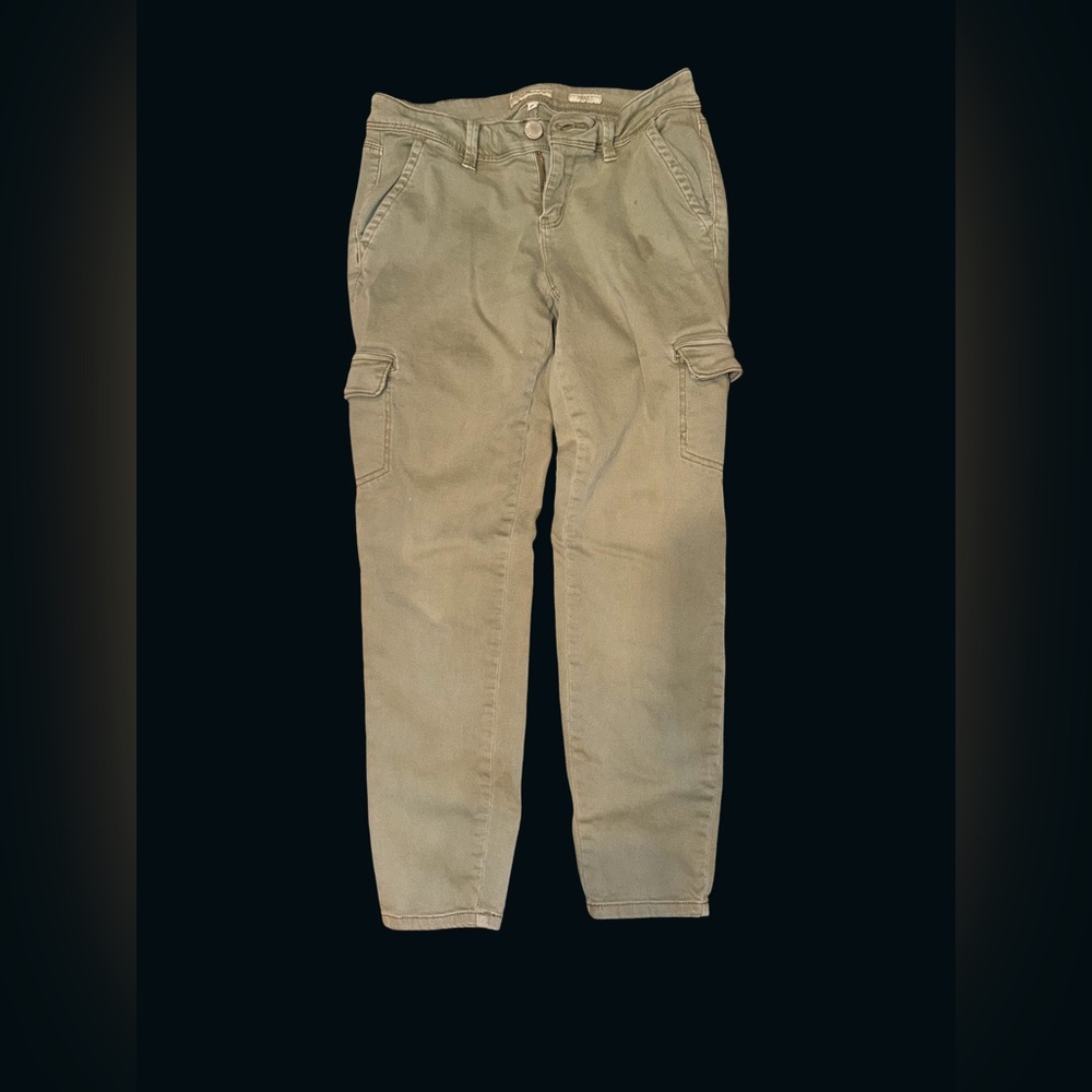 YMI  Women's Ankle Cargo Pants in Olive Green SIZE 7